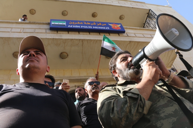 Terörden arındırılan Afrin'de Suriyeli polisler görev başında